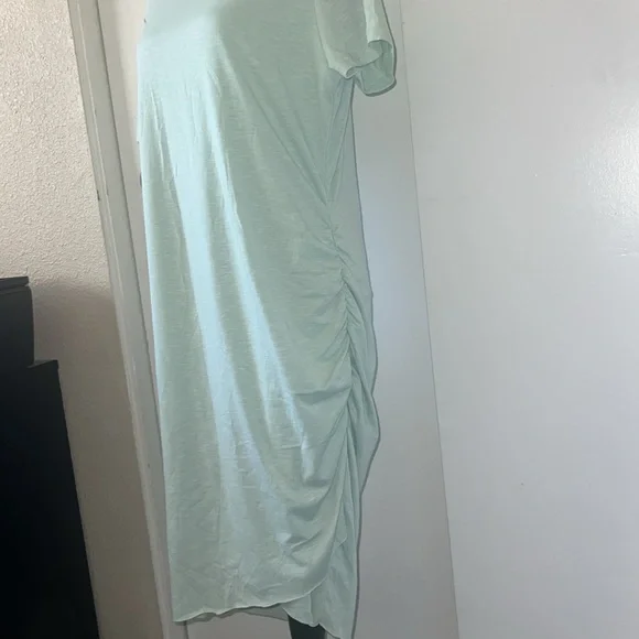 Cute NWOT midi dress - Picture 2 of 6